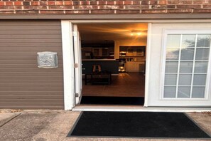 Exterior detail - Private King Suite on Gated 4.5 Acres, Full Kitchen & Laundry, Quiet Fort Worth (Fort Worth)