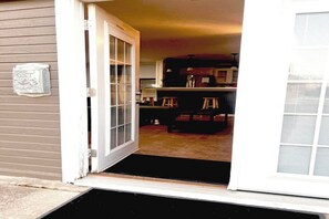 Exterior detail - Private King Suite on Gated 4.5 Acres, Full Kitchen & Laundry, Quiet Fort Worth (Fort Worth)