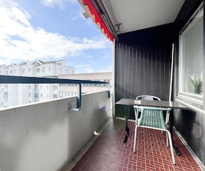 Outdoor dining - Modern apartment with style in city location (Karlsruhe)