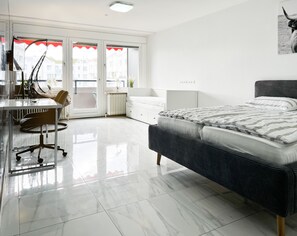 1 bedroom, iron/ironing board, WiFi, bed sheets - Modern apartment with style in city location (Karlsruhe)