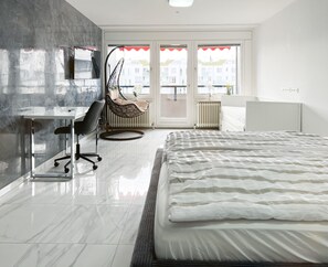 1 bedroom, iron/ironing board, WiFi, bed sheets - Modern apartment with style in city location (Karlsruhe)