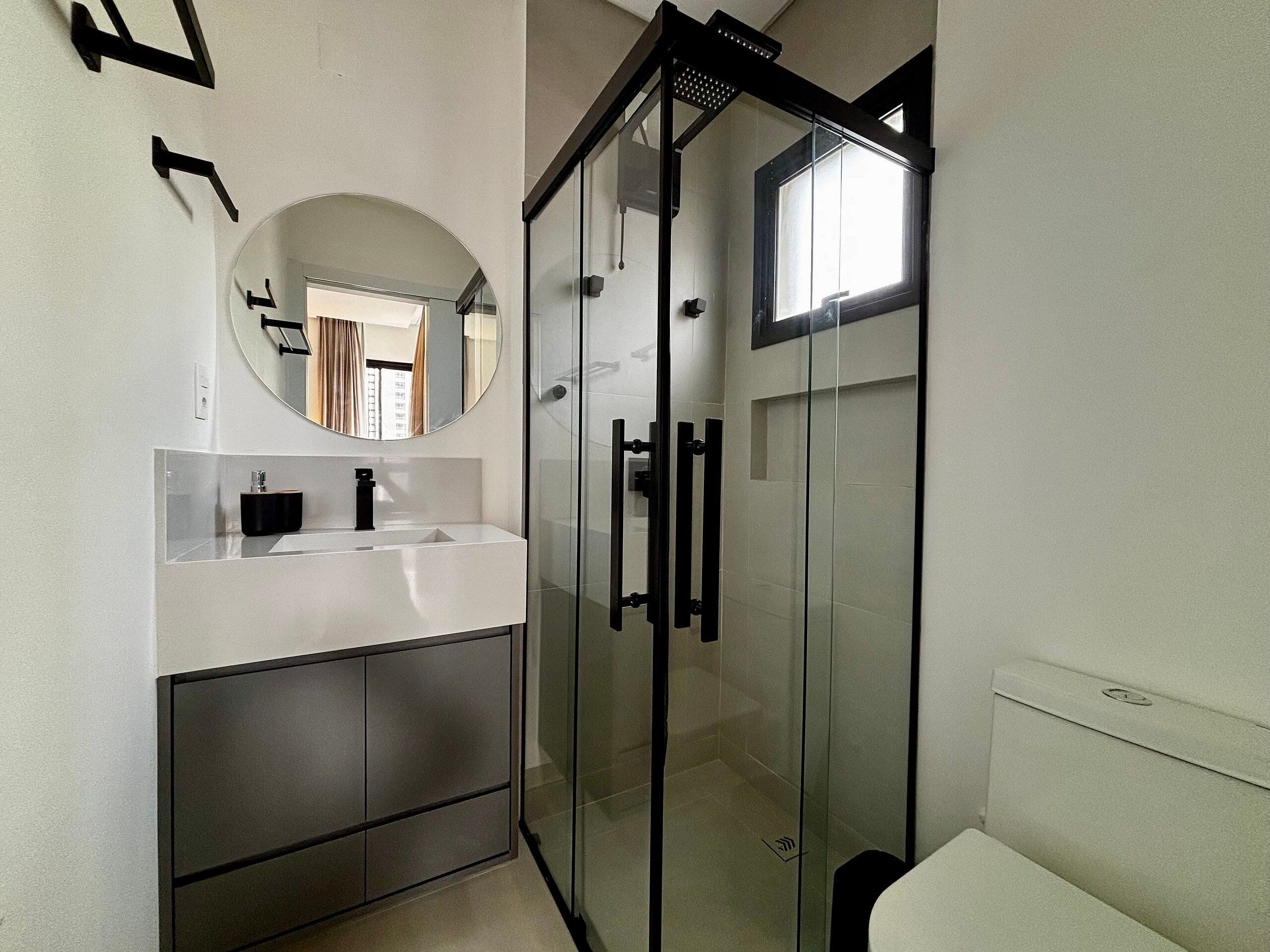 Basic Apartment | Bathroom