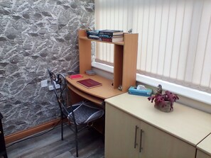 Interior - Situated down a tree lined, no through road. Close to shops and restaurants. (Milton Keynes)