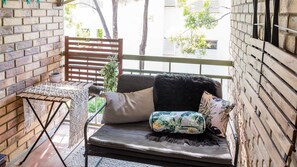 Property grounds - City Pulse Hideaway Steps to Valley & CBD (Clayfield)