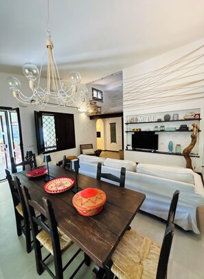 Dining - Seaview villa, design, comfort and privacy, pool, sandy, white beach 5 min walk (Sardegna)