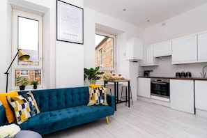 TV - Arthur 2 Bed Home |Sleeps 4 Guest|Parking|3 Beds|Glasgow (Glasgow)