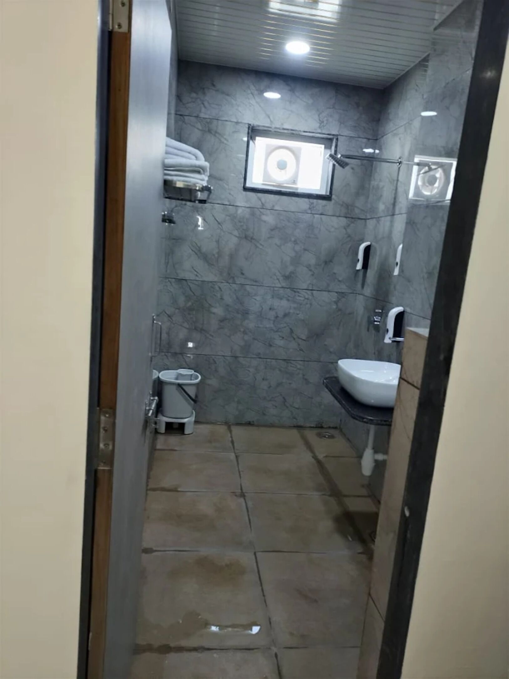 Premium Double Room | Bathroom