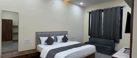 Premium Double Room | Free WiFi