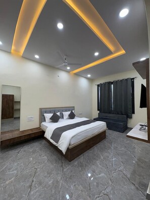 Premium Double Room | Free WiFi, bed sheets - Jodhana Raj Hotel & Restaurant (Ajmer)