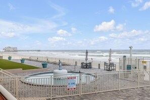 Property grounds - The SeaHorse at Daytona Beach – Oceanfront Condo (Daytona Beach)