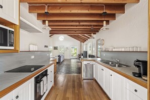 Micro-ondas, fogão, cooktop, lava-louças