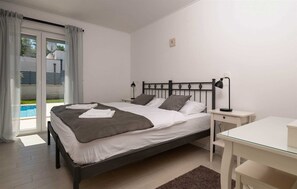 3 chambres, fer et planche à repasser, lit parapluie, Wi-Fi gratuit