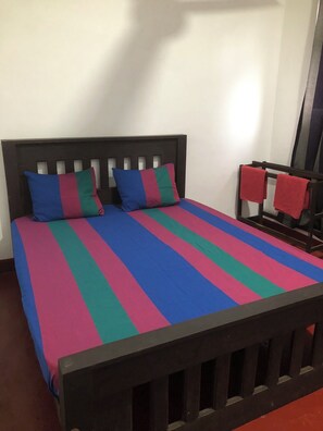 Economy Double Room - Radiant Rooms (Piliyandala)