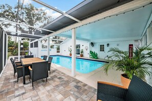 Pool - NEW Waterfront Heated Pool Dogs Allowed Near Beach Family (Largo)