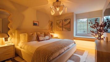 5 bedrooms, iron/ironing board, free WiFi, bed sheets