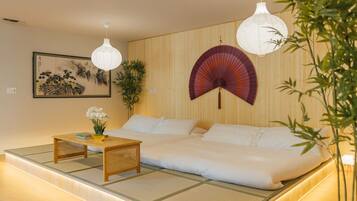 5 bedrooms, iron/ironing board, free WiFi, bed sheets