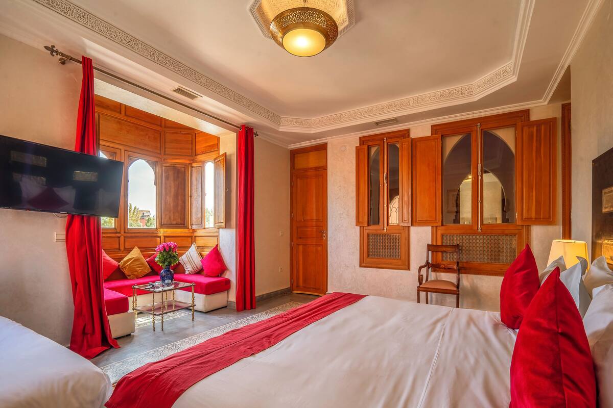 Suite, Mountain View | In-room safe, iron/ironing board, free WiFi