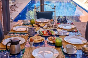 Free daily continental breakfast