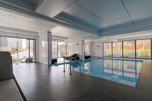 Indoor pool - Luxe and Cozy Kilimani Suite (Nairobi)