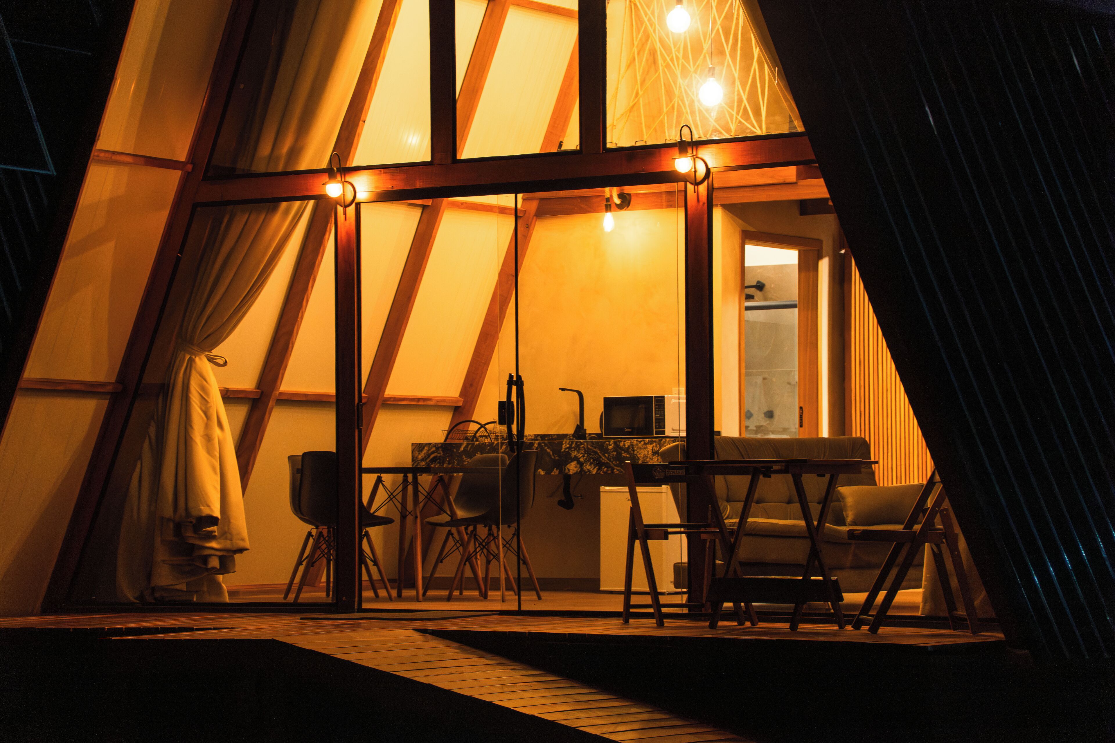 Escritorio, espacio para trabajar con un portátil, wifi gratis