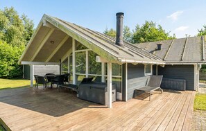Outdoor dining - Amazing home in Rørvig with sauna (Rørvig)