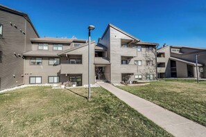 Exterior - Sunridge 1061 W Beaver (Avon)