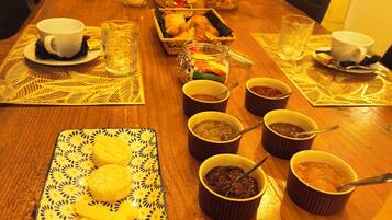 FrĂŒhstĂŒcksbuffet am Wochenende (14 EUR pro Person)