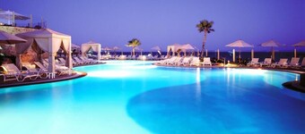 Resort with 1 bedroom and AC in superb Cabo San Lucas