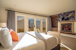 House, Multiple Beds, Hot Tub, Golf View (Fairway Twelve Retreat) | 4 bedrooms, individually decorated, individually furnished, desk - Fairway Twelve Retreat (Sun Valley)