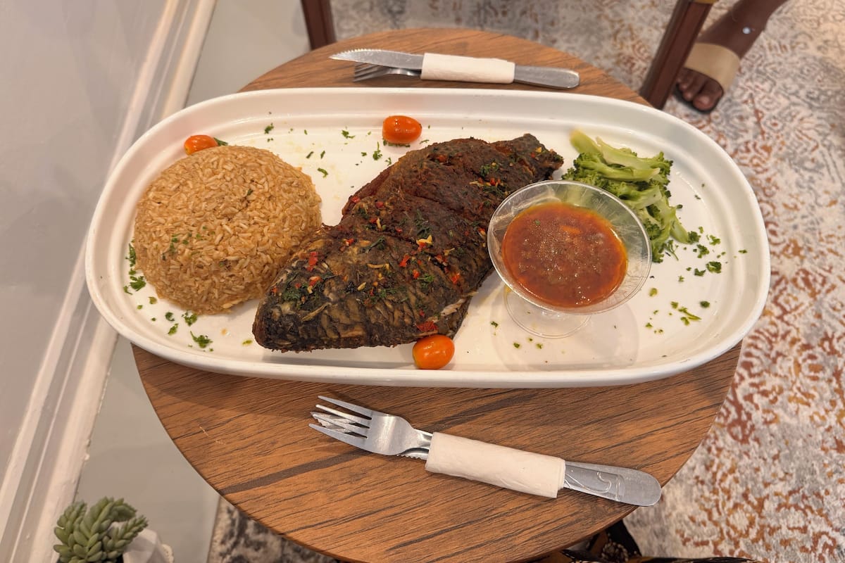 Odada yemek servisi