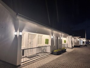 Exterior - Liam Midlothian  (Harare)