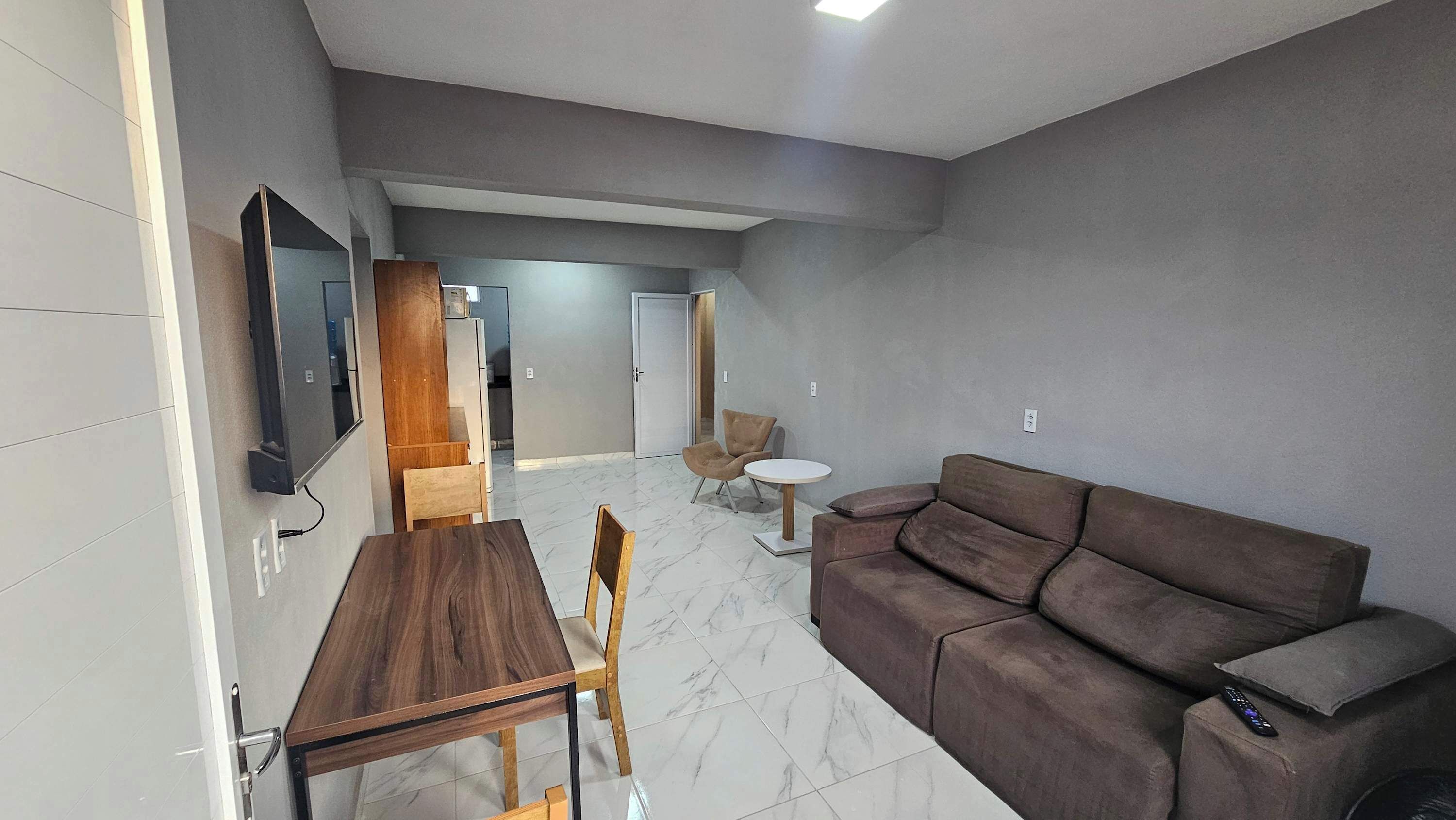 Televisión y oficina 