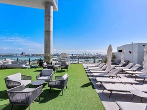 Terrace/patio - 14th Floor Studio with Rooftop Pool Access (Miami)