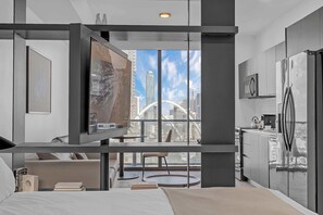 Iron/ironing board, WiFi, bed sheets - Luxury Miami Studio with Rooftop Pool (Miami)