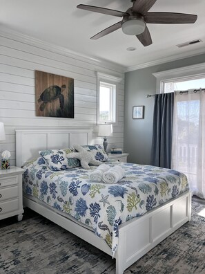 Desk, iron/ironing board, free WiFi, bed sheets - Topsail Beach Sunsets, Water views, Pool/Hot tub (N. Topsail Beach)