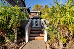 Property grounds - Charming Historic Home*Fire Pit*5 min walk to Village (Arroyo Grande)