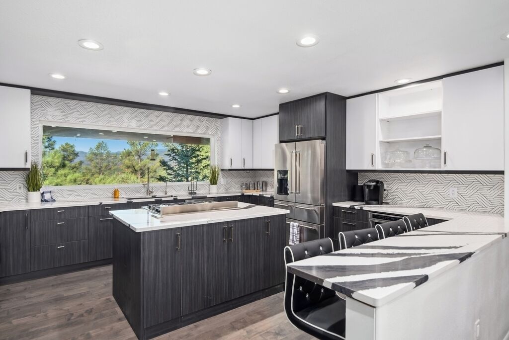 Cabin, Multiple Beds, Jetted Tub, Mountain View (Unit 206) | Private kitchen