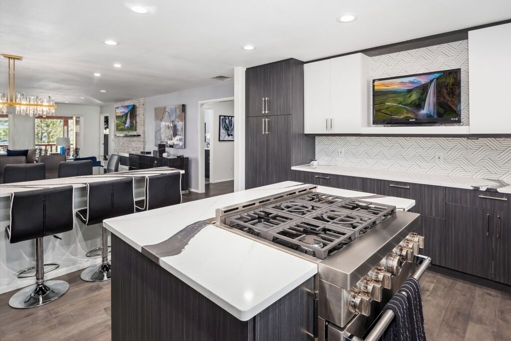 Huisje, Meerdere bedden, bubbelbad, uitzicht op bergen (Unit 206) | Interieur