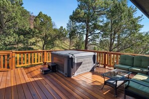 Outdoor spa tub - Sky Lux Ridge (Ruidoso)