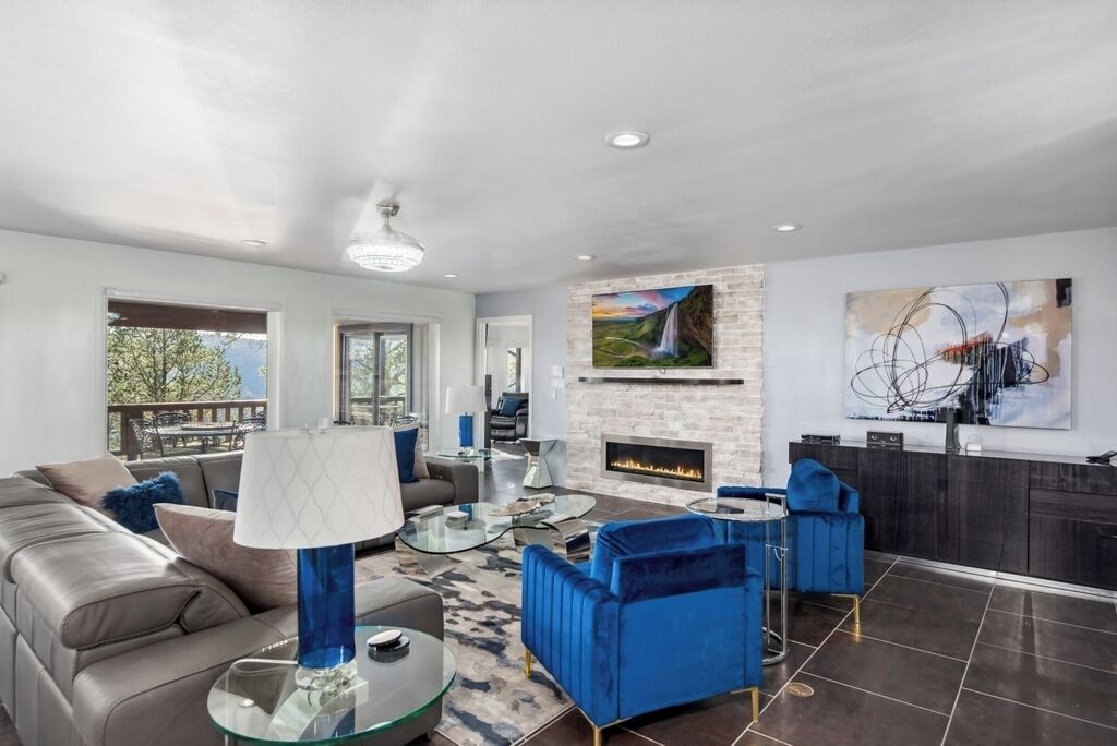 Cabin, Multiple Beds, Jetted Tub, Mountain View (Unit 206) | Living area