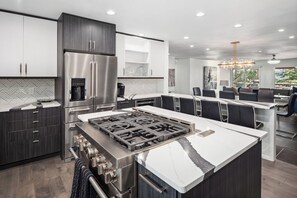 Cabin, Berbilang Katil, Jetted Tub, Mountain View (Unit 206) | Dapur peribadi