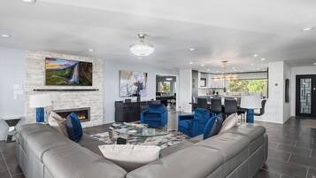 Cabin, Multiple Beds, Jetted Tub, Mountain View (Unit 206) | Living area