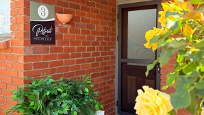 Unclassified image, 2 of 22, button - Retreat on Hitchcock; 3 bedroom, 2 bathroom, pet friendly, central Barwon Heads w Parking (Barwon Heads)