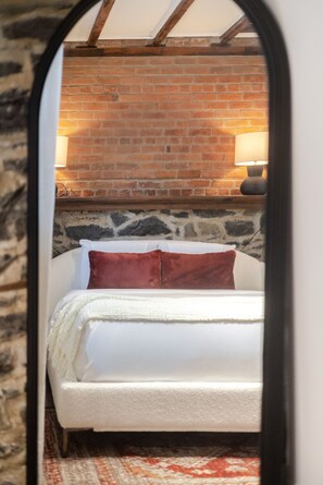 1 bedroom, iron/ironing board, WiFi, bed sheets - Downtown Montréal Gem | Walk Everywhere Easily (Montreal)