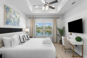 4 bedrooms, desk, iron/ironing board, free WiFi - Golf Cart | Heated Pool | Arcade Games (Port St. Joe)