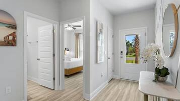 4 bedrooms, desk, iron/ironing board, free WiFi