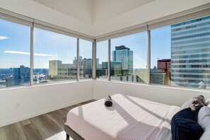 2 chambres, fer et planche à repasser, Wi-Fi, literie fournie