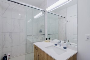 Dusche, Haartrockner, Seife
