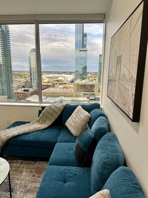 Living area - Luxury dt suites, King Bed, Rogers View (Edmonton)