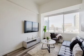 TV - City Centre, 1BR 1BA, River Valley View (Edmonton)